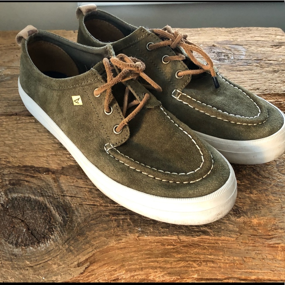Women’s Sperry Suede sneakers w/ box